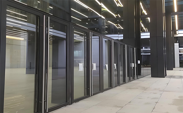 秦安玻璃地弹门 秦安玻璃地弹门