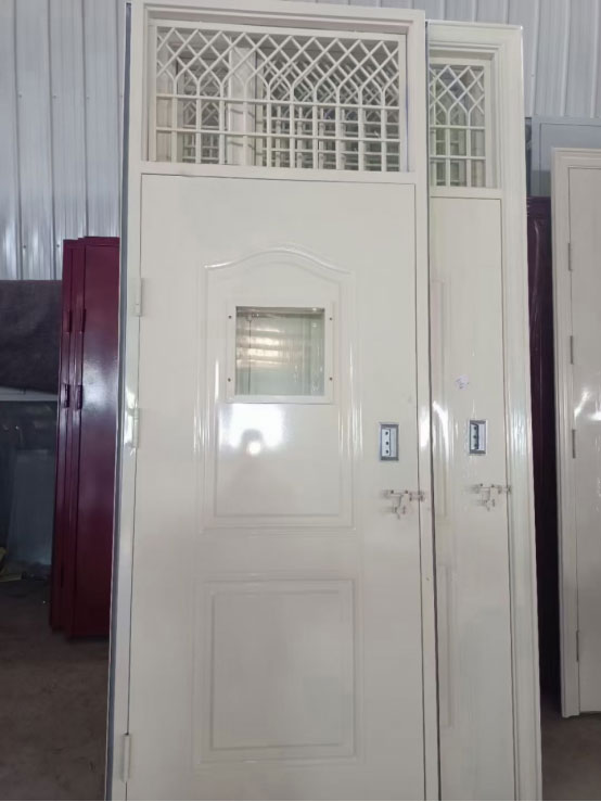 秦安学校教室门