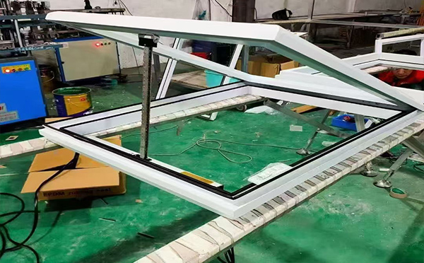 某地下车库出入口秦安排烟窗配置工程