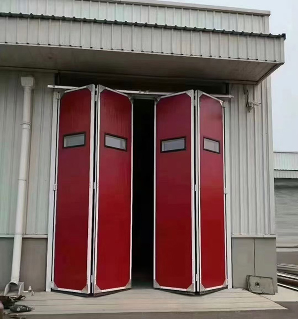 秦安工业折叠门在大型装配车间出入口的应用实例